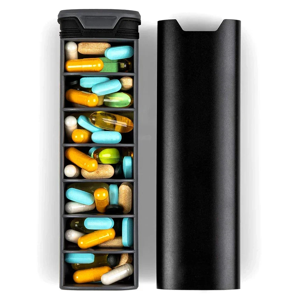Compacte medicatie organizer met handige dagvakken voor pillen