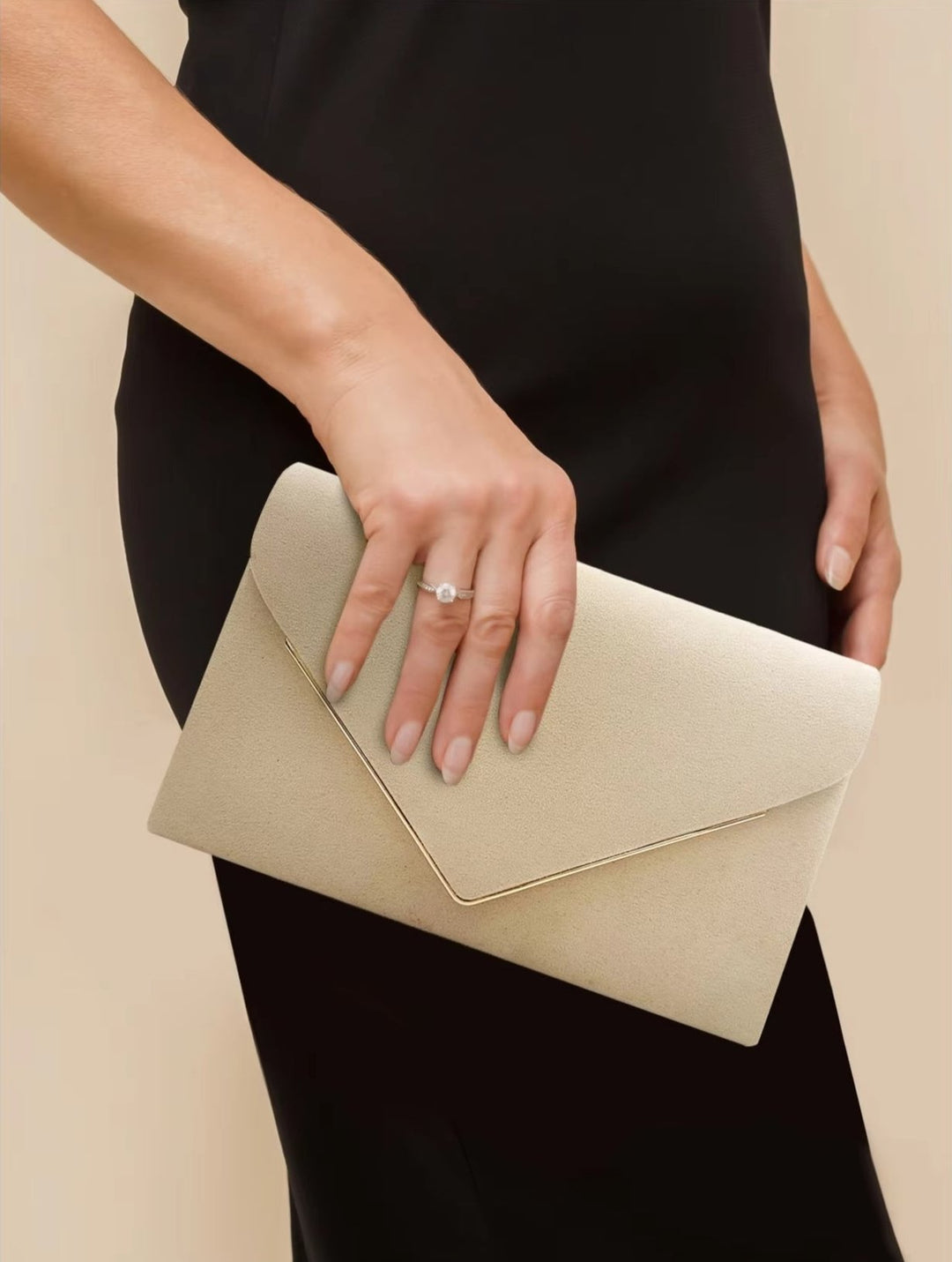 Roze avondtasje met envelop design voor een trendy outfit