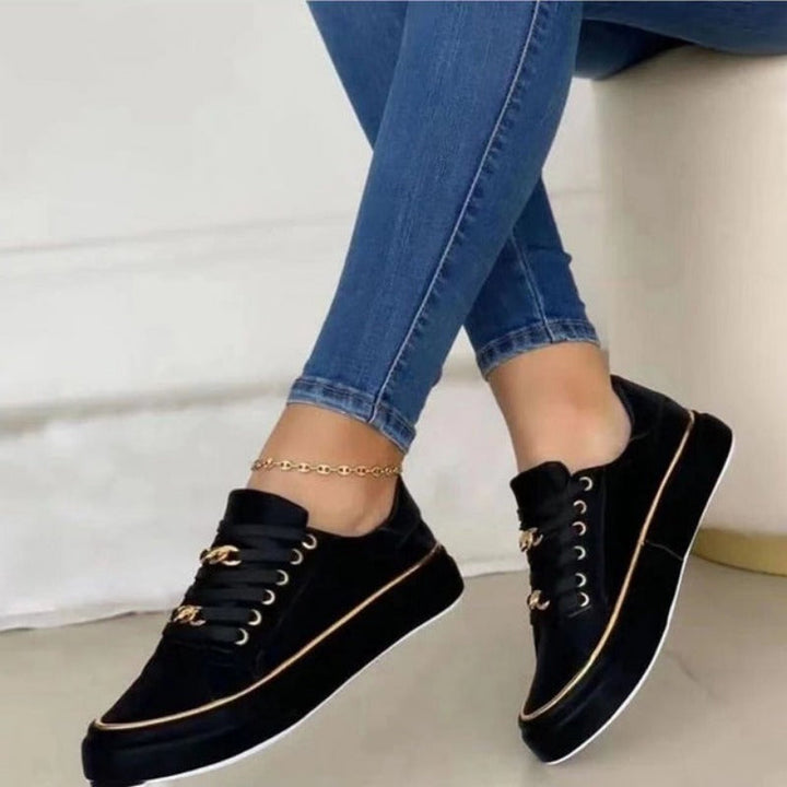 Stijlvolle zwarte damesschoenen voor dagelijks comfort en een elegante look