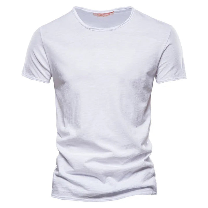 Dagelijks comfortabel heren basisshirt. Ademend, kreukvrij en zacht, met klassieke ronde hals en korte mouw.