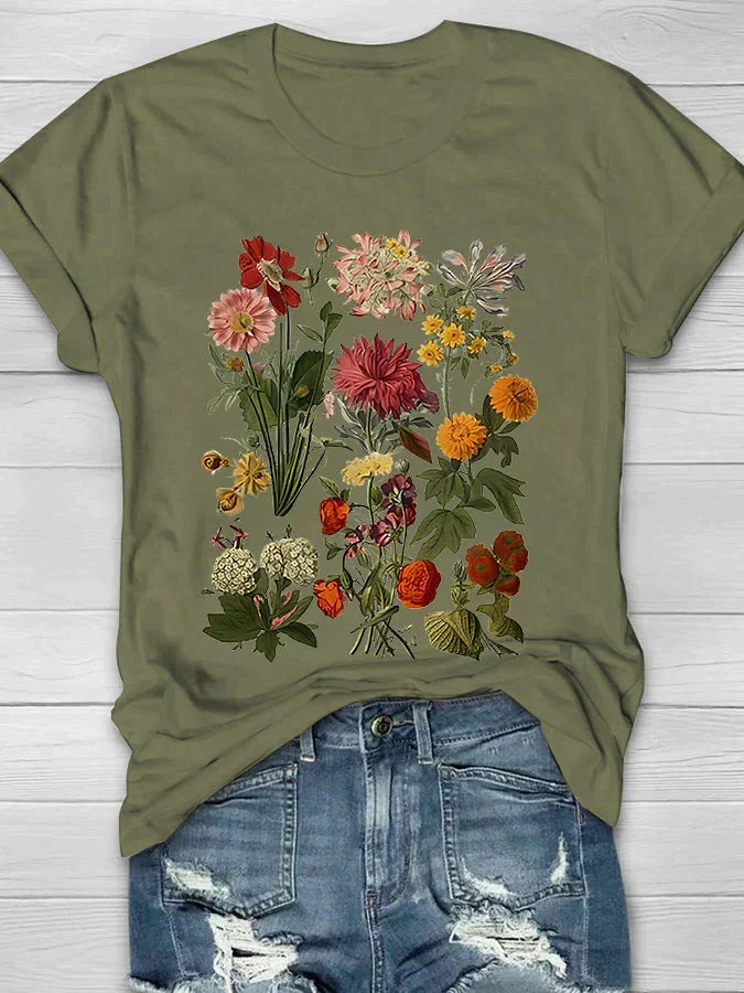 Detailopname van het zachte damesshirt met unieke vintage bloemenprint
