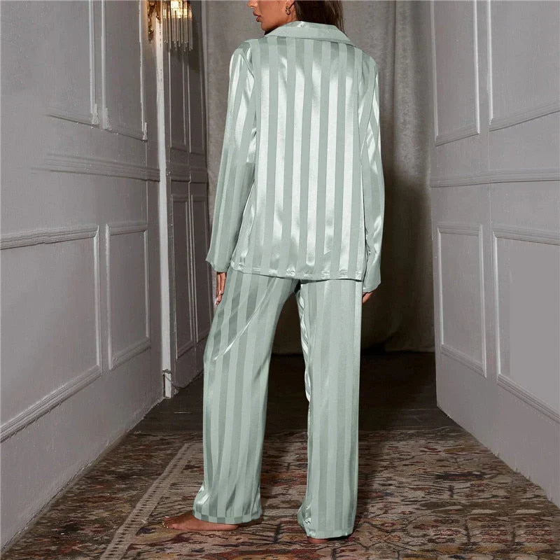 Luxe dames pyjama in groene kleur