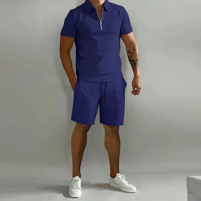 Heren zomerset met comfortabel poloshirt en bijpassende short, ideaal voor een stijlvolle casual look.