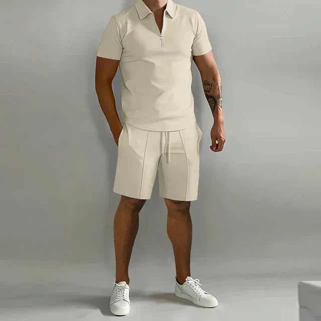 Ontspannen heren zomerset: een comfortabel poloshirt met korte mouwen en een bijpassende short voor een casual look.