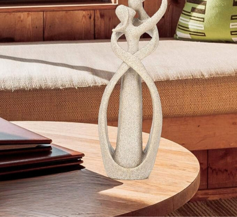 Uniek abstract liefdesbeeldje, moderne kunst decoratie. Perfect als romantisch accent in huis of als cadeau.