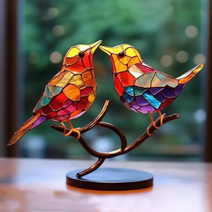 Gedetailleerde acryl vogels op tak. Kunstzinnig beeldje, een elegante toevoeging aan uw interieur.