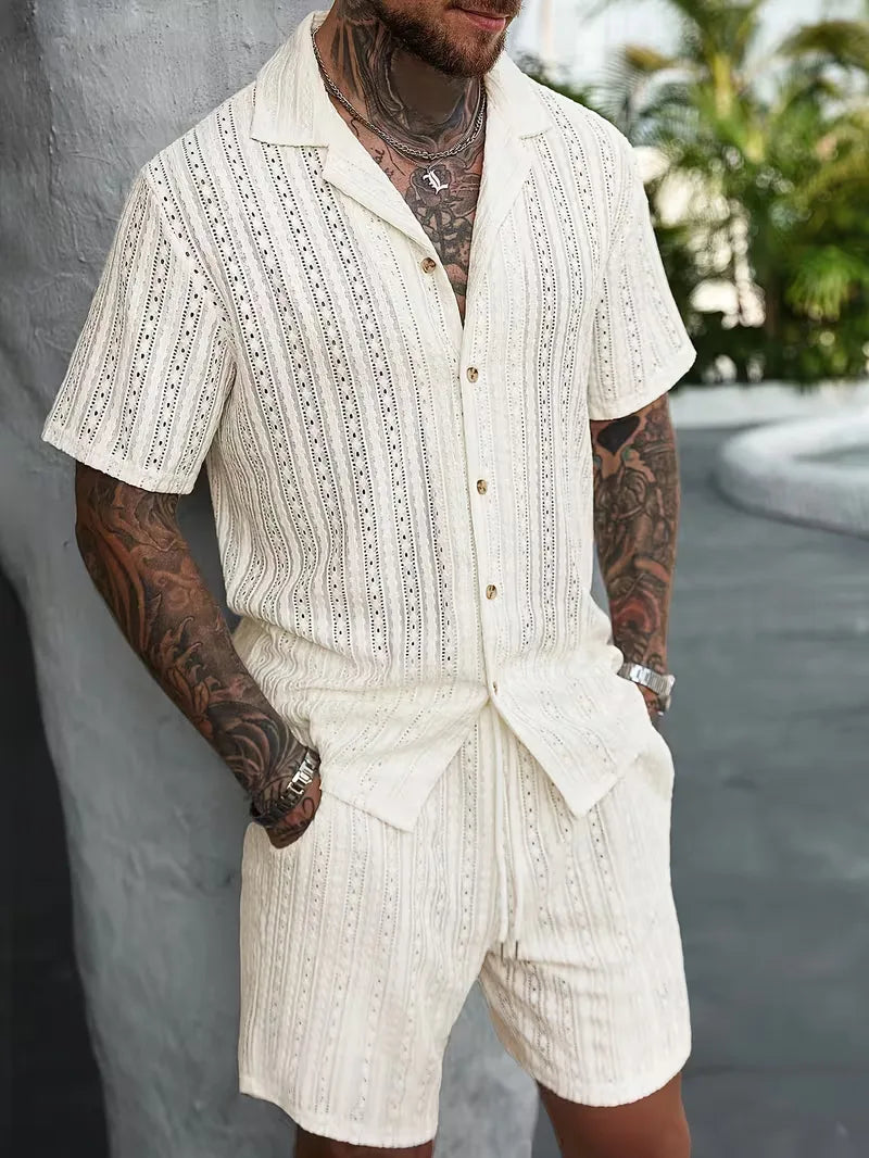 Luchtige heren zomer outfit van gebreide stof, ideaal voor warme dagen en casual gelegenheden