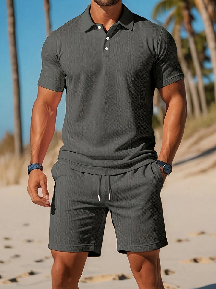Elegante heren zomeroutfit met ademende polo en stijlvolle korte broek
