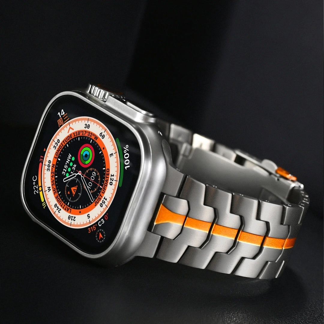 Luxe titanium smartwatch band gemonteerd op een horloge