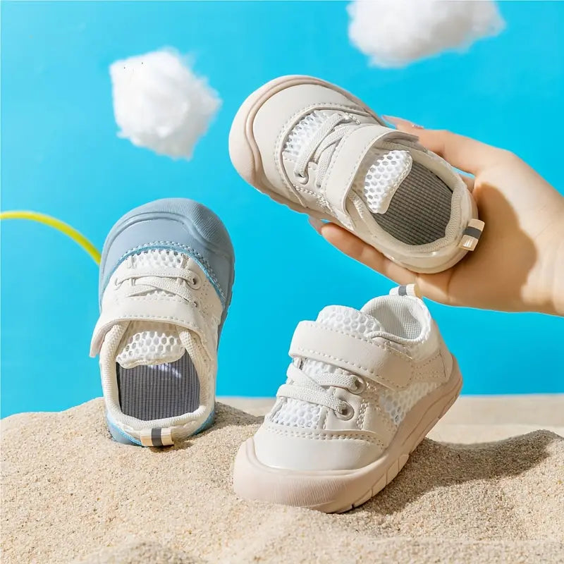 Baby blotevoetensneakers FlexiToes, ideaal voor gezonde voetontwikkeling, met flexibele antislip zool.