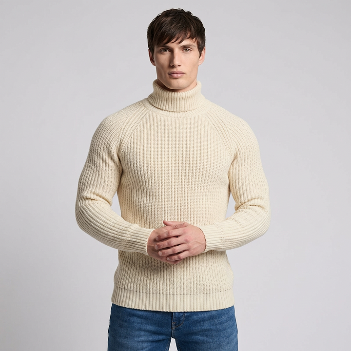 Beige heren turtleneck trui van breisel voor winter. Comfortabel & elegant voor casual herenmode.