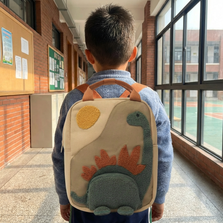 Praktische beige kinderrugzak met handige vakken. Perfecte schooltas voor jongens en meisjes voor school & reizen.