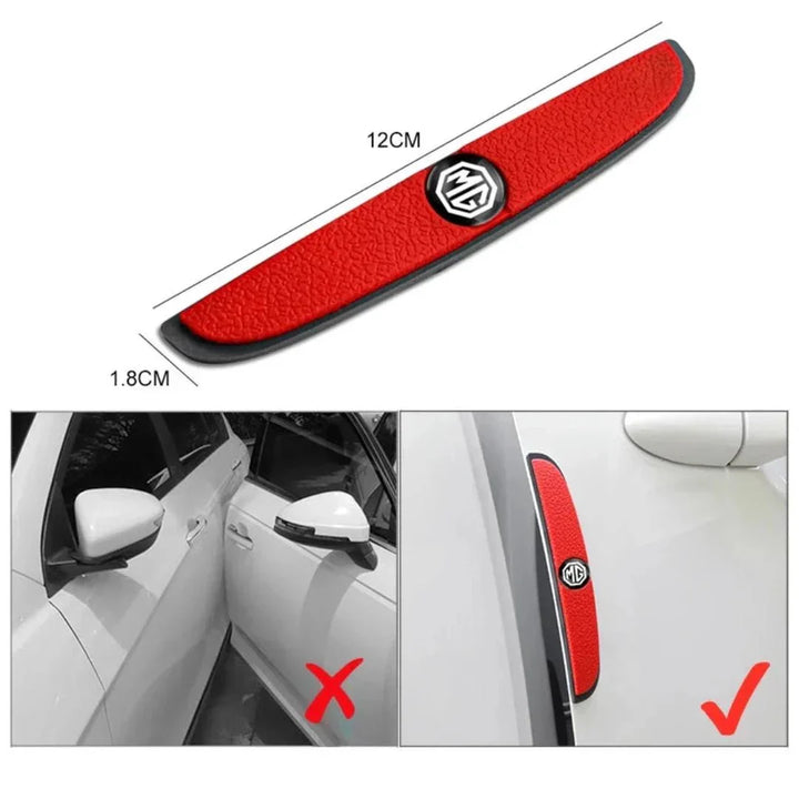 Zwarte universele antikrasstrips gemonteerd op autodeur voor effectieve autobescherming tegen krassen.