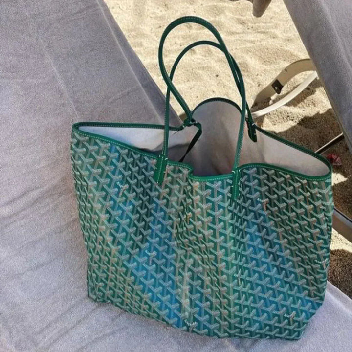 Groene moderne schoudertas Mila, stijlvol design voor de modebewuste vrouw.