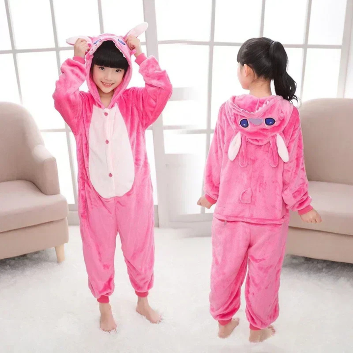 Comfortabele Stitch jumpsuit kinder onesie met capuchon. Perfect voor verkleedkleding, warme kinderpyjama of speelkleding.