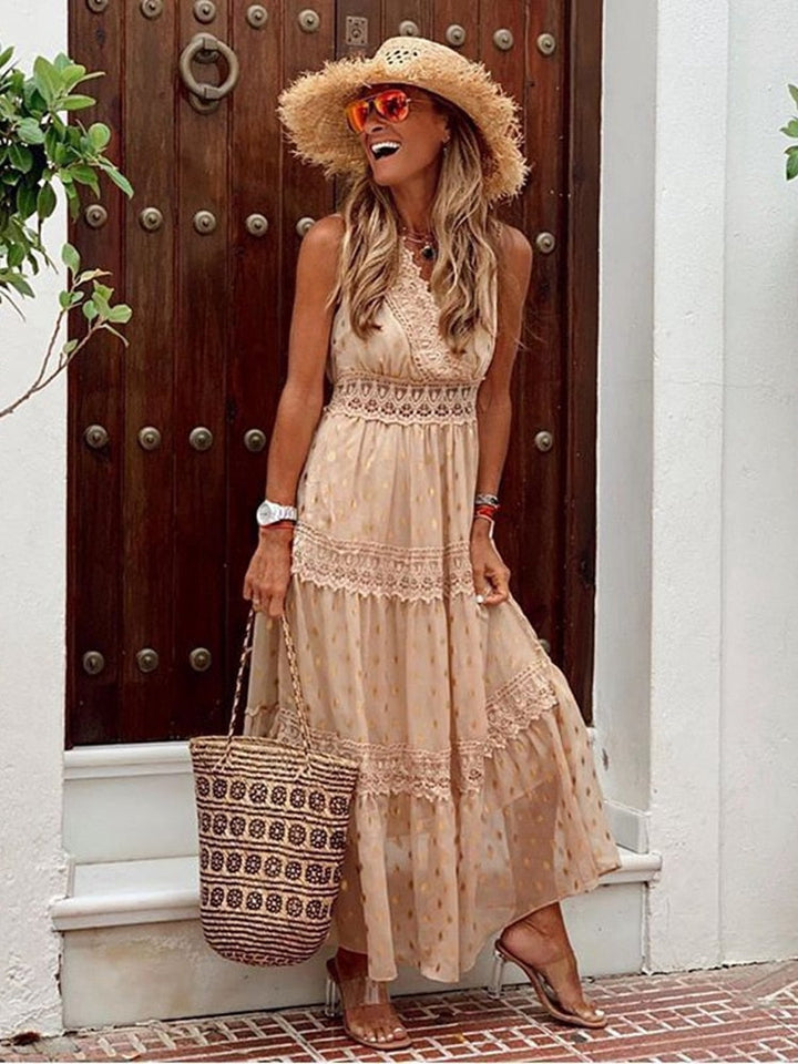 Boho chic maxi jurk Isabeau in blauw, luchtige stof en vloeiende rok, perfect voor zomerse dagen. Vrouwelijke, bohemian stijl