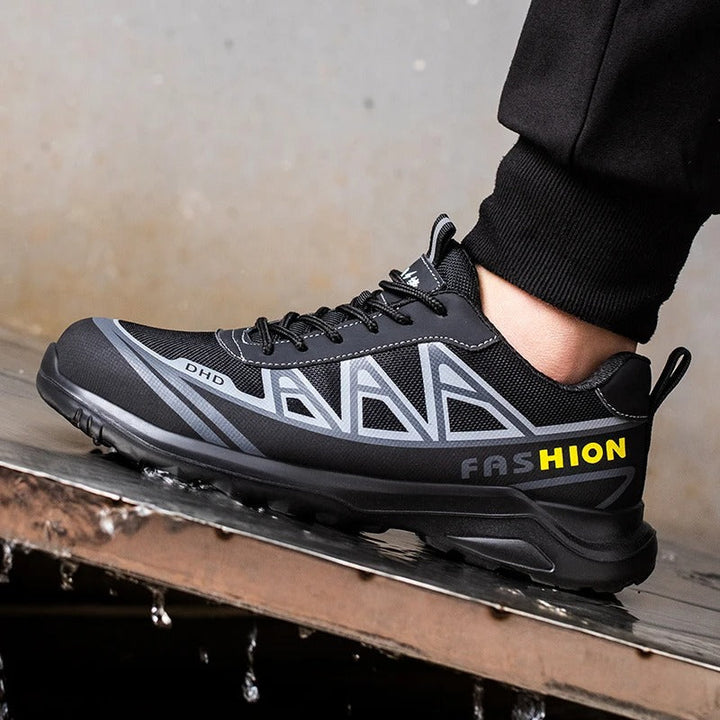 Robuuste waterafstotende werkschoenen S3 met stalen neus en antislip zool, ideaal voor zware omstandigheden.