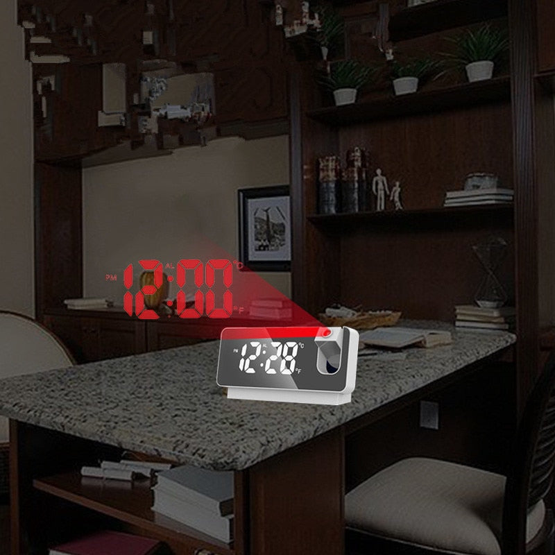 Helder projectie klokbeeld op plafond van de wekker, voor rustig wakkerworden zonder fel licht.