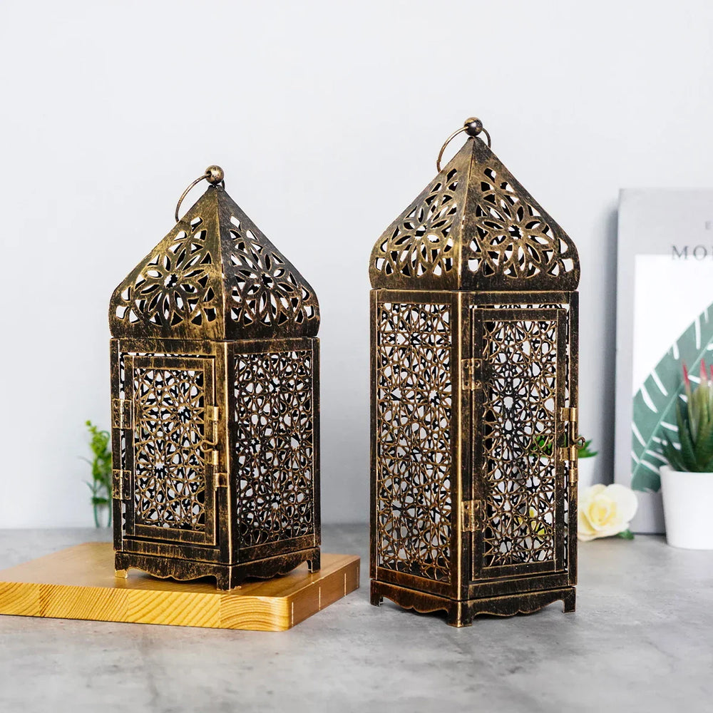 Vintage bronzen windlicht Victor voor huisdecoratie, een handgemaakt sfeerlicht voor uw interieur.