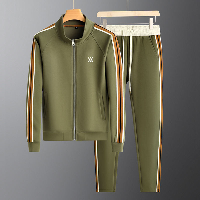 Zwart sportief heren trainingspak. Ideaal voor training, sport en casual vrije tijd met ultiem comfort.
