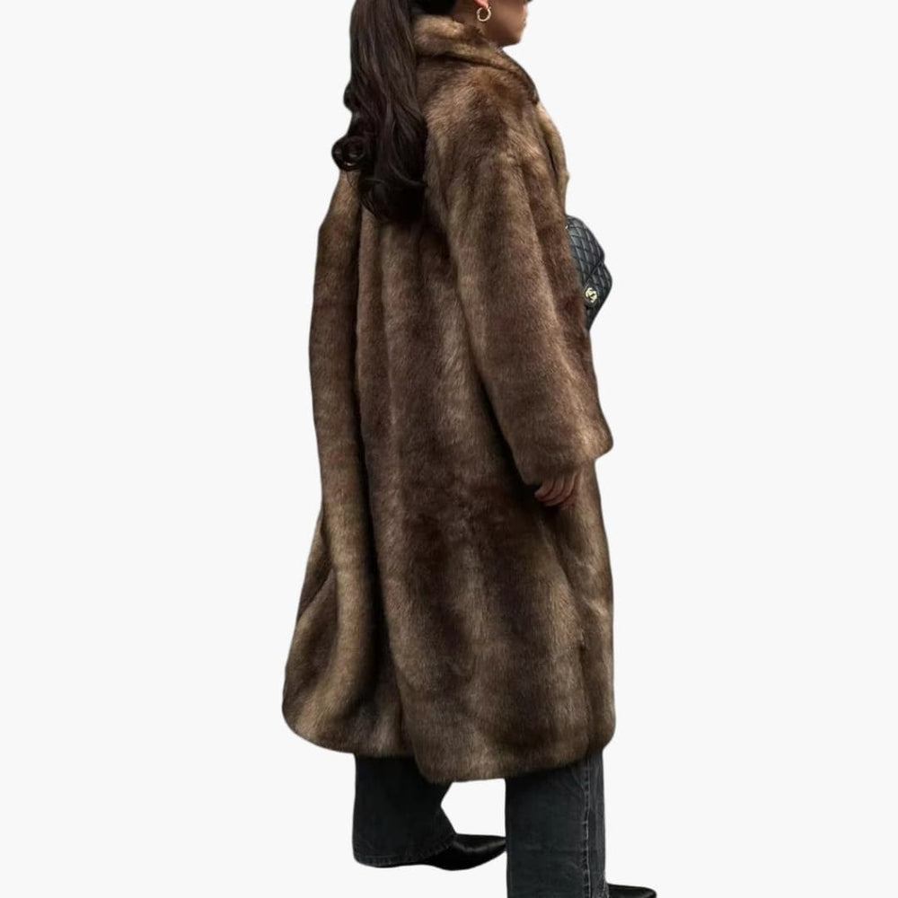Stijlvolle bruine damesjas met staande kraag; veelzijdige geweven bovenlaag voor casual of kantoor fashion.