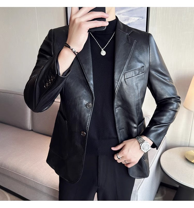 Elegante Maverik heren blazer van leer in detail. Stijlvolle bovenkleding voor een moderne, modieuze look.