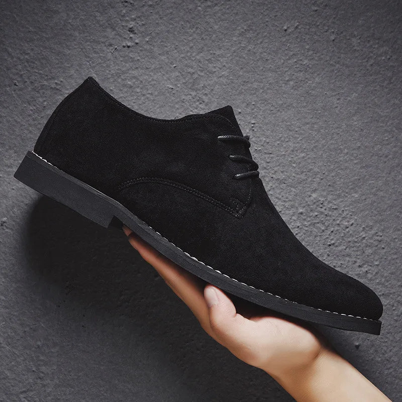 Klassieke elegante suède Oxford veterschoenen Sebastian voor heren, tijdloos design en kwaliteit.