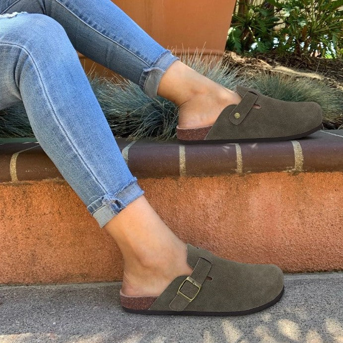 Zwarte Boston sandalen dames, comfortabel slip-on model voor elke dag. Modieus en praktisch.