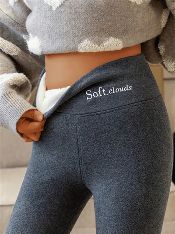 Warme dames winterlegging, comfortabel en stretch. Ideaal voor koude dagen, casual wintermode outfit.