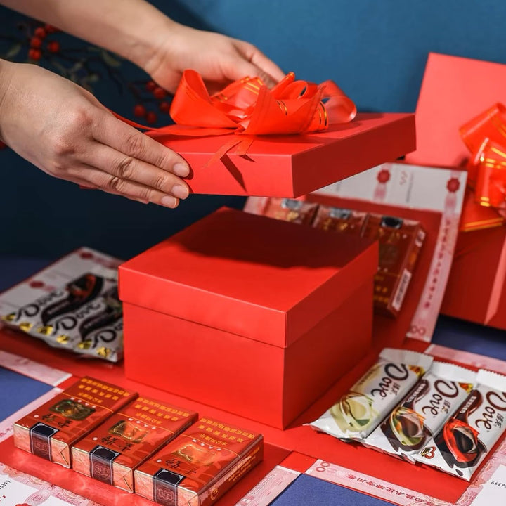 Verrassingsdoos voor jubileum met vlinders. Een liefdevol en persoonlijk geschenk vol herinneringen.
