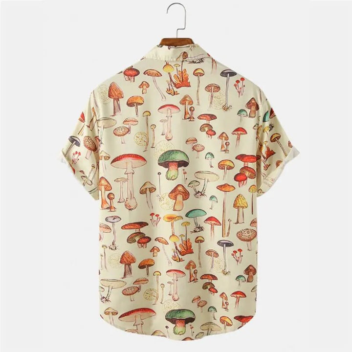 Zomers heren overhemd met speelse cartoonprint, ideaal voor strand, vakantie of een relaxte casual look.