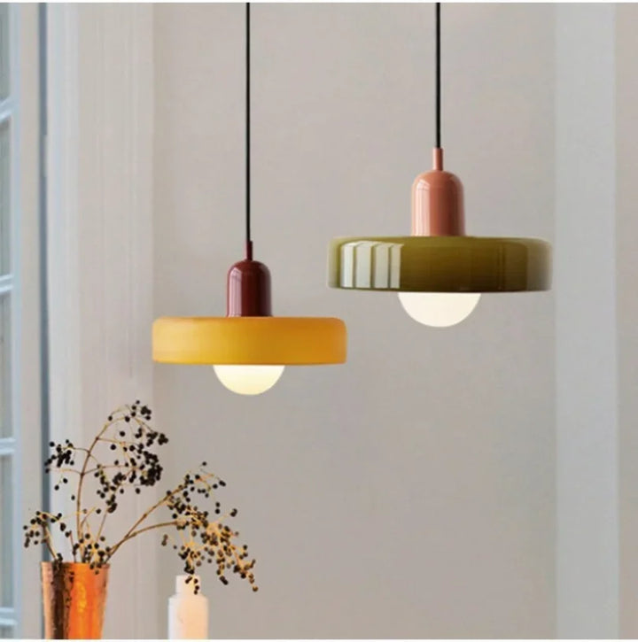 Moderne CelestiGlass hanglamp; Scandinavische sfeerverlichting voor eetkamer.