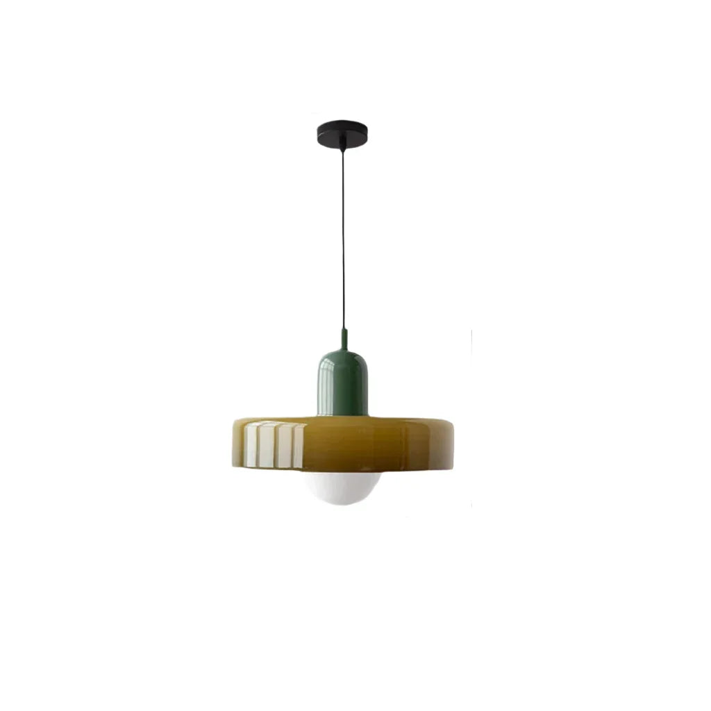 Elegante CelestiGlass hanglamp met tijdloze stijl; modern interieur element.