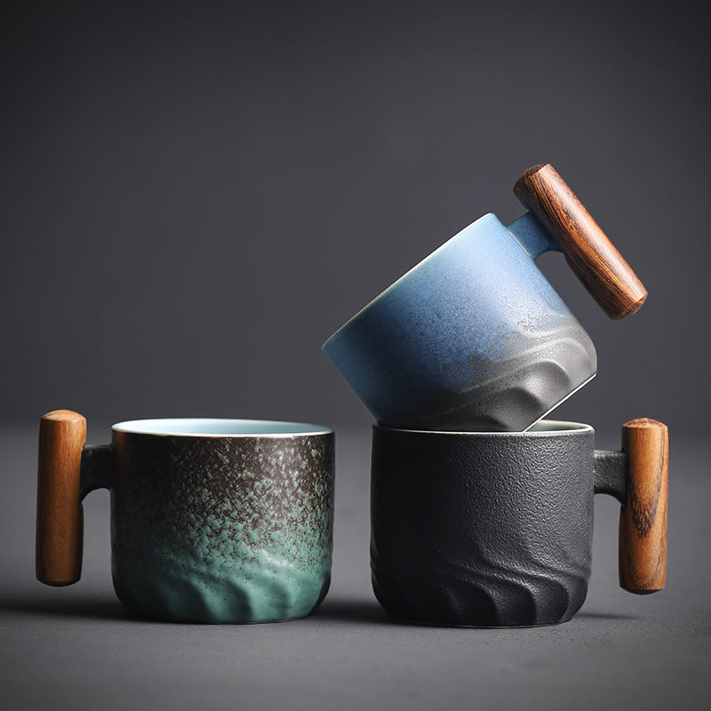 CeramiClass keramische koffiekop met unieke houten greep, 80 ml espresso mok. Handgemaakt design servies.