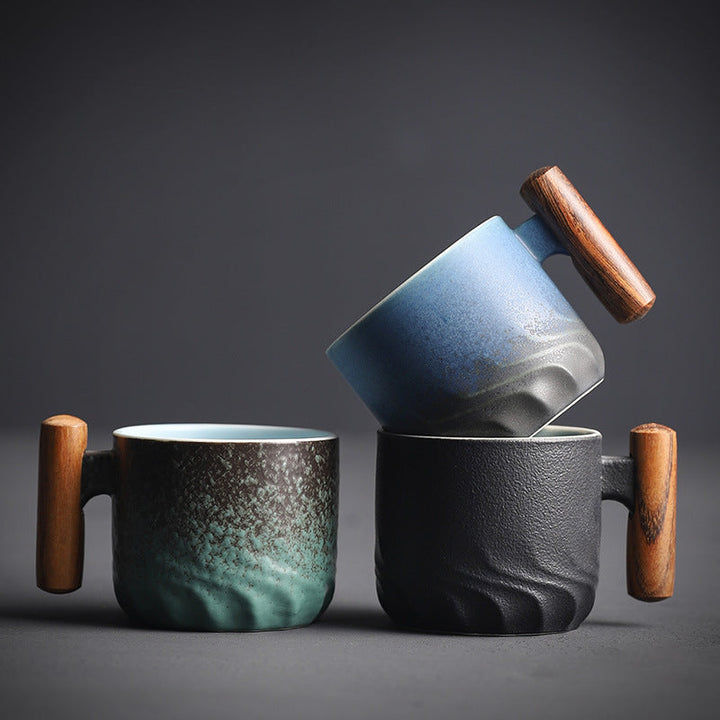 CeramiClass keramische koffiekop met unieke houten greep, 80 ml espresso mok. Handgemaakt design servies.