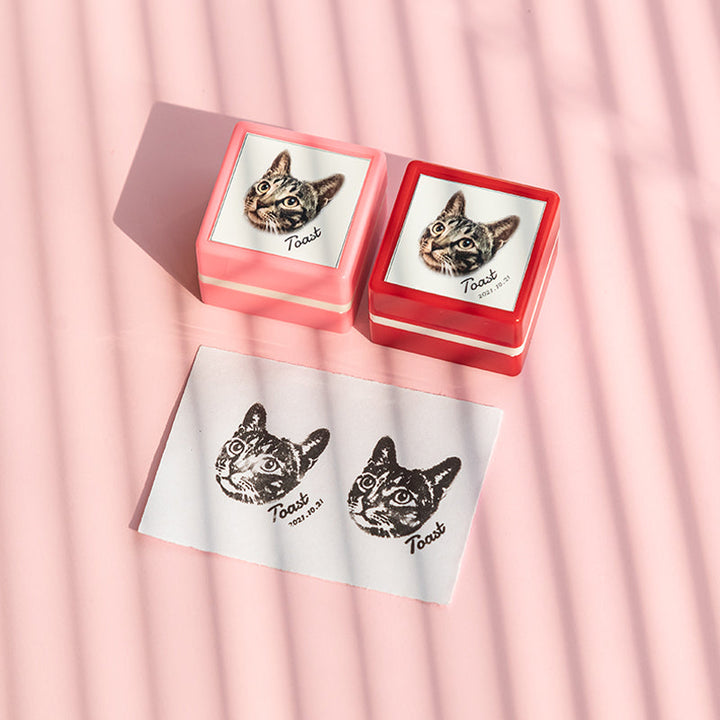 Afdruk van een gepersonaliseerde dierenstempel, hoge kwaliteit detail van het huisdier.