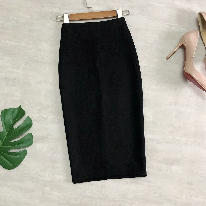 Veelzijdige ClubSkirt™ damesrok, naadloos te dragen van zakelijke afspraken tot een gezellige avond.