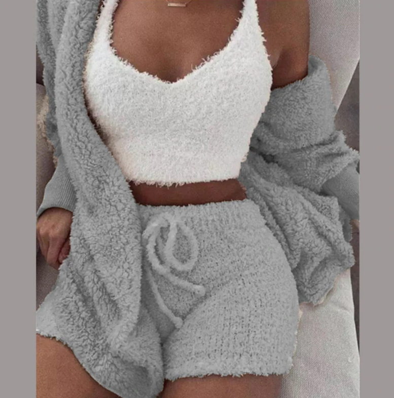 Stijlvol en trendy damespak. Dit comfortabele ComfyOutfit™ is perfect als modieuze loungewear en casual vrijetijdskleding.