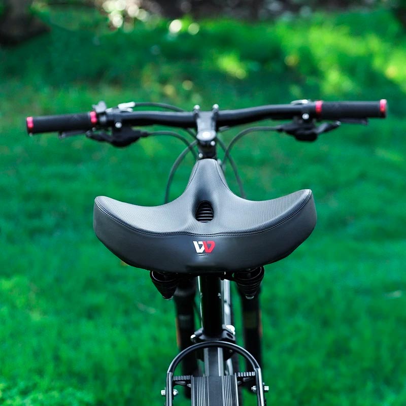 Universeel duurzaam fietszadel, ergonomisch gelzadel van Aurora Wonen voor verbeterd fietscomfort en drukvrij fietsen.