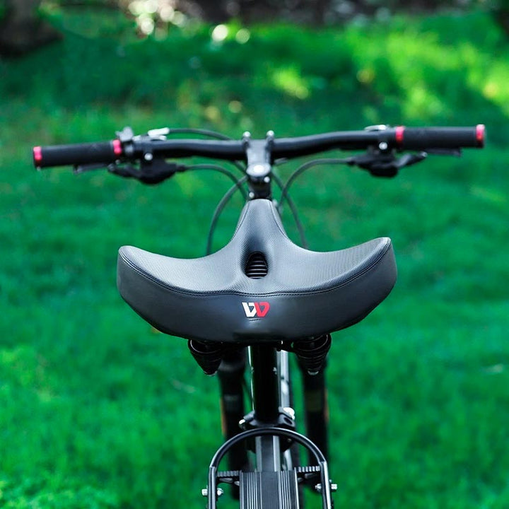 Universeel duurzaam fietszadel, ergonomisch gelzadel van Aurora Wonen voor verbeterd fietscomfort en drukvrij fietsen.