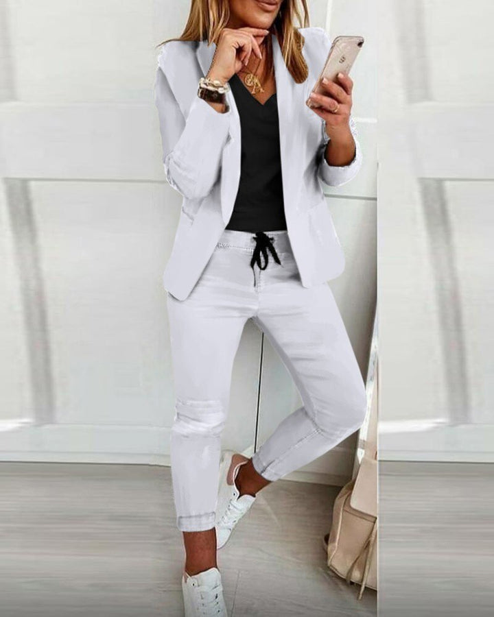 Elegant Marie-Louise damespak, tweedelig. Zakelijk en casual dameskleding. Comfortabel, modieus en veelzijdig.