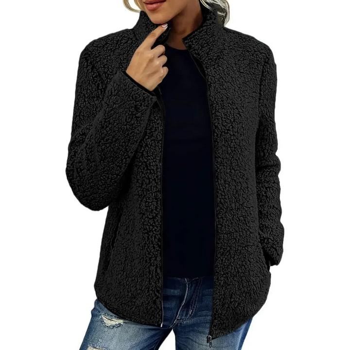 Petra fleece damesvest: comfortabel, warm en met hoge kraag. Ideaal als winterkleding of herfstmode.