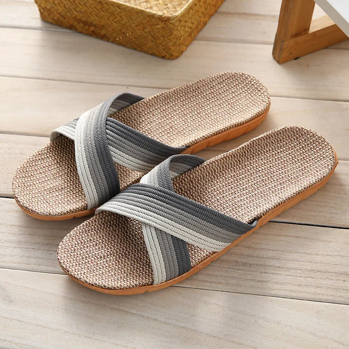 Stijlvolle Atlas heren slippers van linnen met antislipzool. Perfect als comfortabele binnen- of buitenslipper voor de zomer.