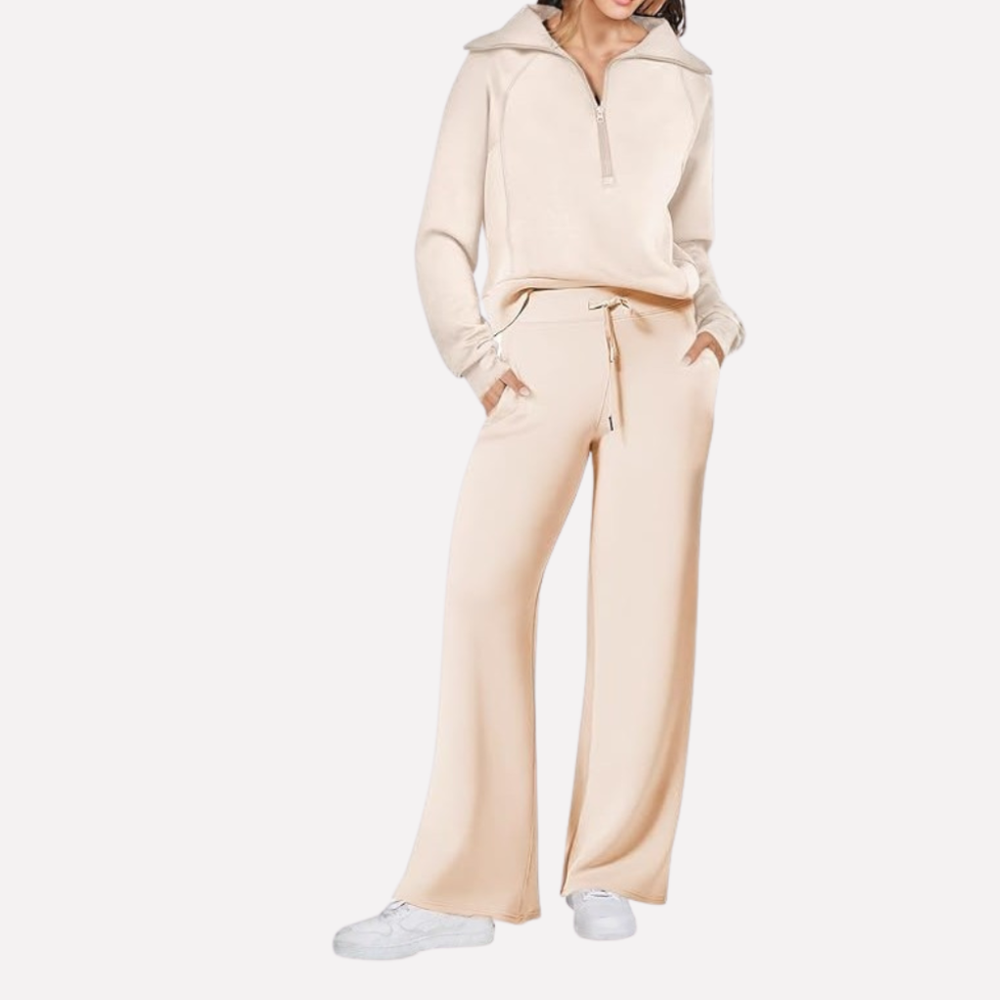 Stijlvolle tweedelige dames set, perfect als reisoutfit of loungewear, met wijde broek en elastische taille.