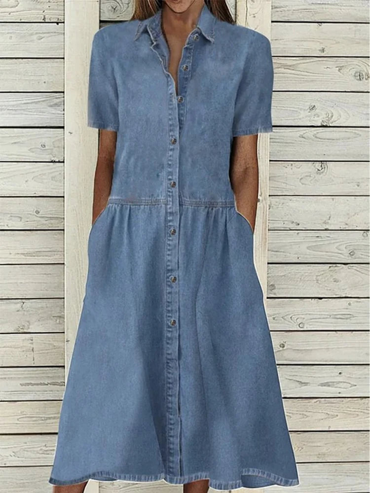 Comfortabele dames denimlook midi A-lijn jurk met knoopsluiting, ideaal voor een casual lente- of zomerlook.