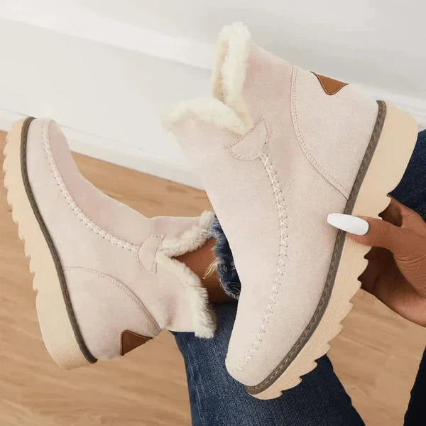 Stijlvolle zwarte dames comfortschoenen, orthopedisch en warm voor dagelijks gebruik, met goede voetondersteuning.
