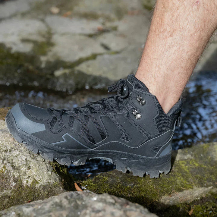 Dames wandelschoenen Mandi in lichtbruin, perfect voor lange wandelingen.