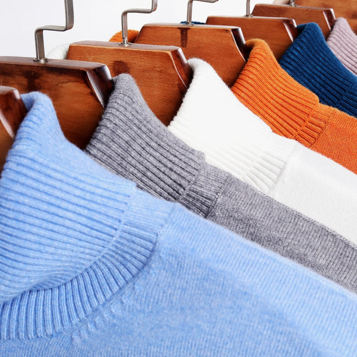 Zachte heren coltrui, comfortabel voor dagelijks gebruik. Essentiële herenkleding voor winterkleding.