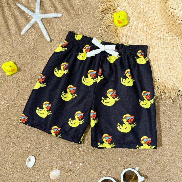 Kleurrijke gestreepte baby jongen zwemshorts, perfect voor strand en zwembad, sneldrogend materiaal.