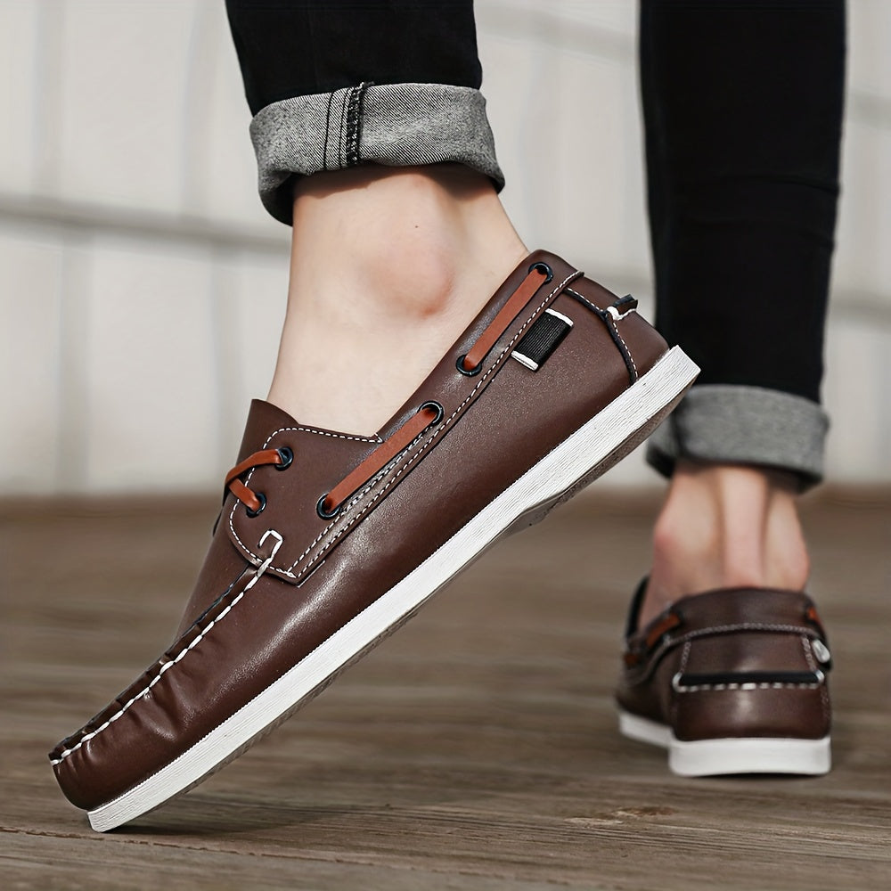 Veelzijdige heren bootschoenen 'Thijs', comfortabel en stijlvol voor zowel casual als outdoor.